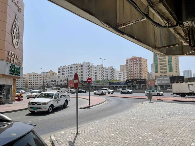 أرضي +14 أرض سكنية تجارية زاوية منطقة عجمان الصناعية 1 بالقرب من سوق الإمارات بعجمان