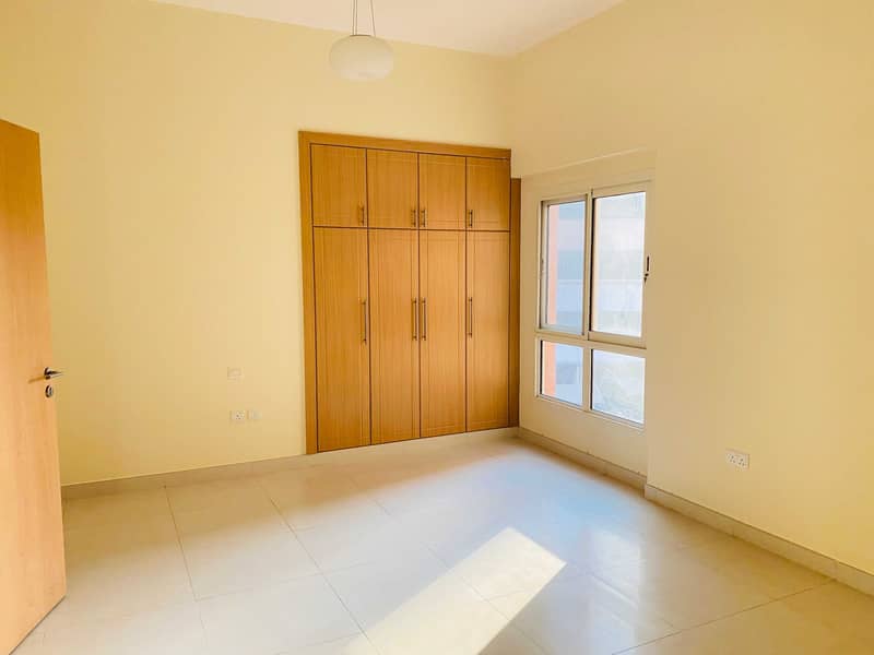 Huge 2BR With Built-in Wardrobes and Balcony