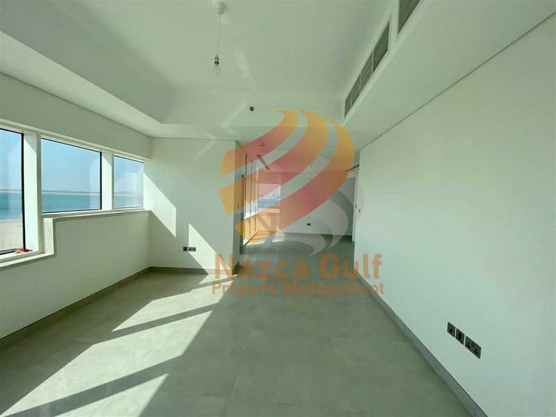 12 An Iconic Beautiful Apartment ! Sea View
