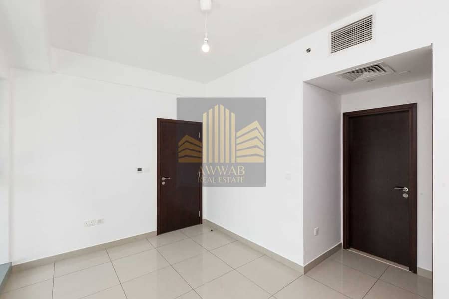 8 Chiller Free | Boulevard Views | Good condition apartment