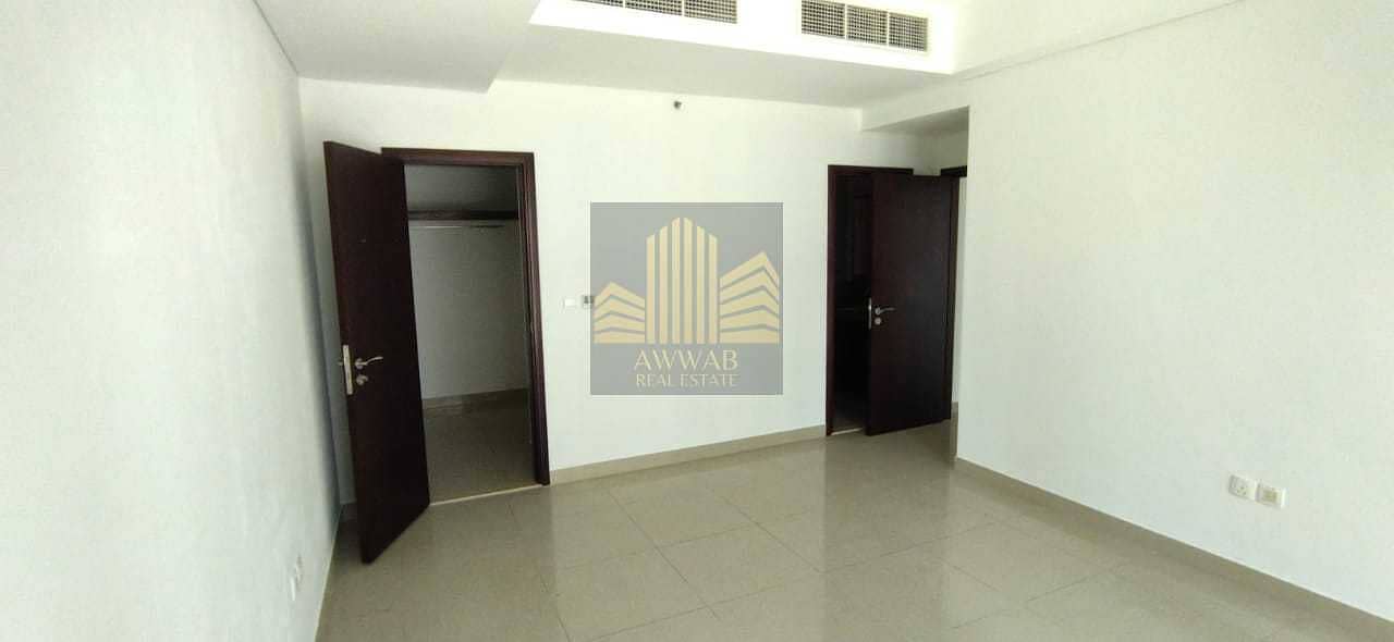 18 Chiller Free | Boulevard Views | Good condition apartment