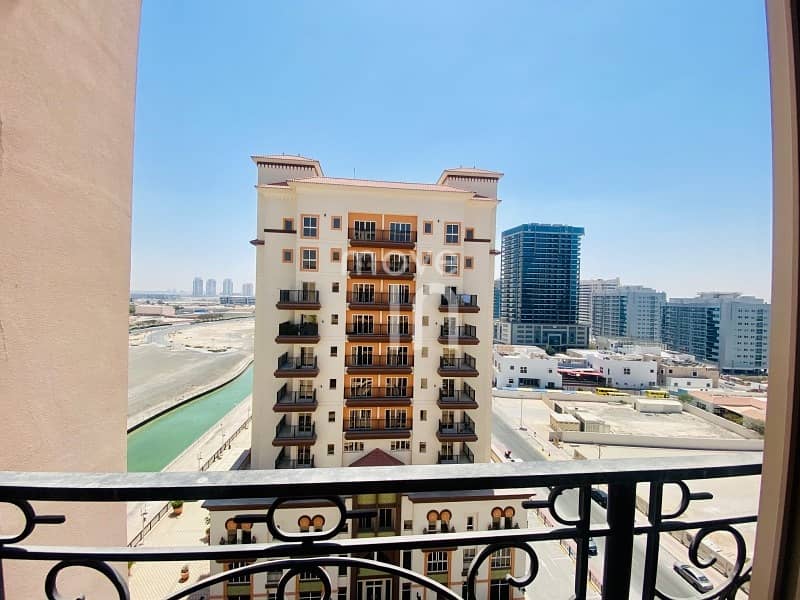 4 investors deal -  canal view no balcony