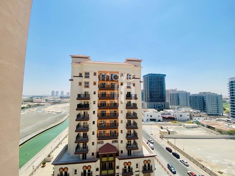 5 investors deal -  canal view no balcony