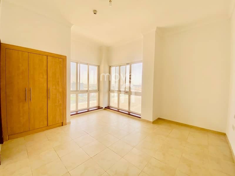 11 investors deal -  canal view no balcony