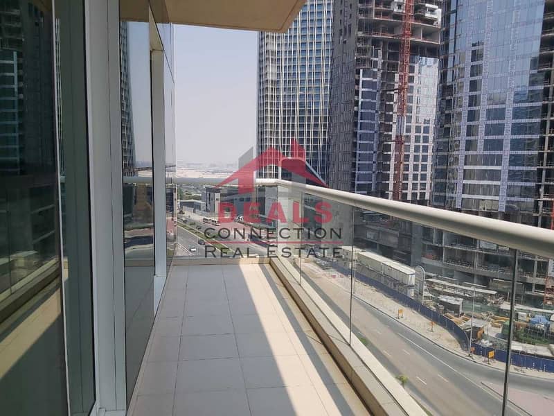 3 Road View | Beautiful One Bedroom with Balcony