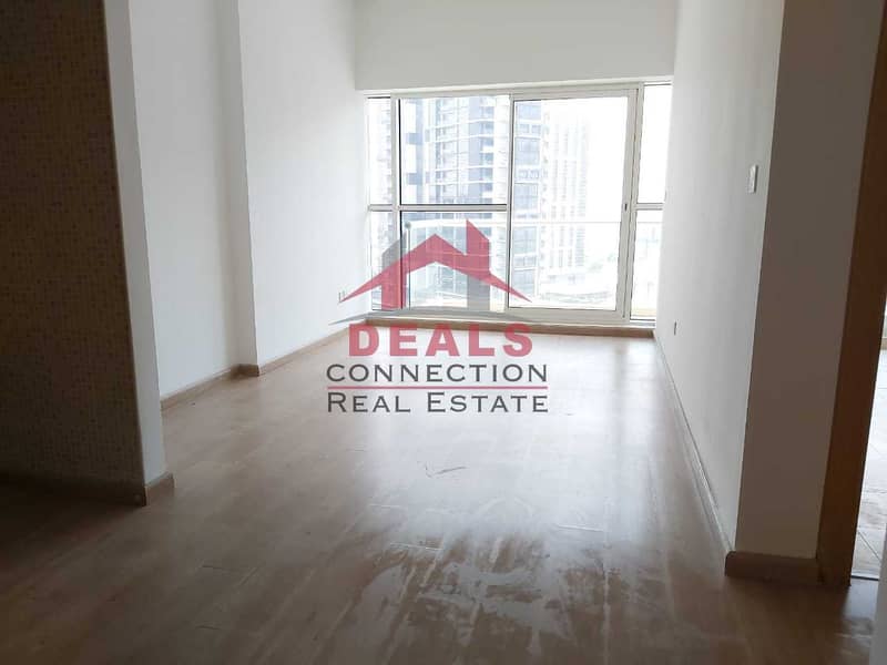 5 Road View | Beautiful One Bedroom with Balcony