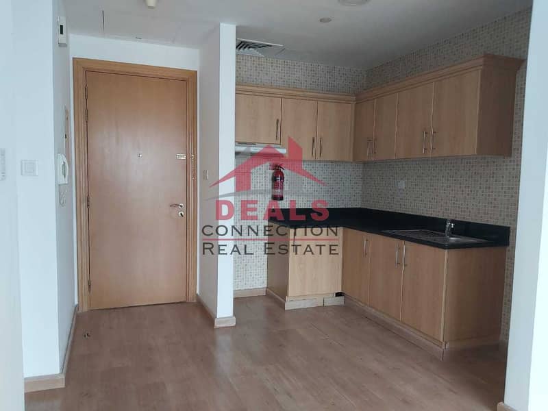 9 Road View | Beautiful One Bedroom with Balcony