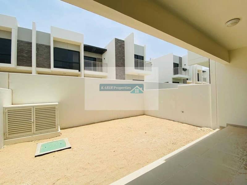 19 4 BED + MAID | HOT PRICE | URGENT FOR SALE | FULLY FURNISHED | TERRACE WITH BALCONY