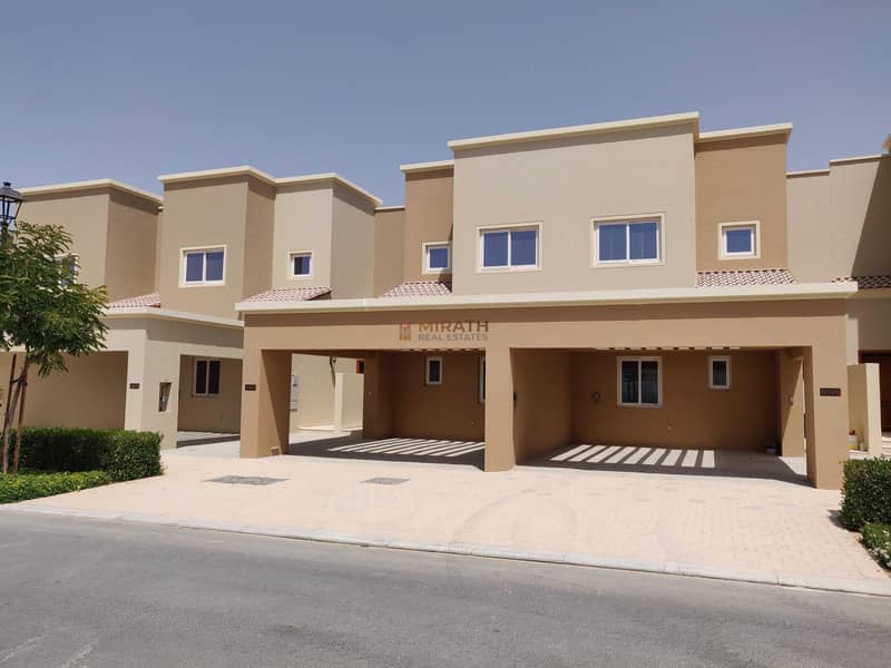 SINGLE ROW | CLOSE TO POOL | LANDSCAPED GARDEN SINGLE ROW | CLOSE TO POOL | LANDSCAPED GARDEN
