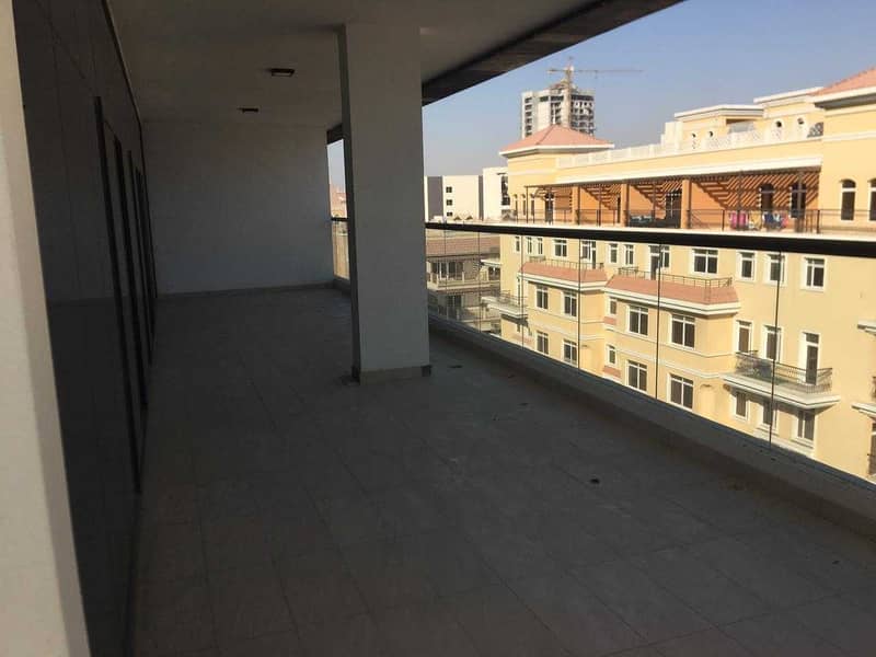 6 Spacious 1 Bedroom|Pool View|Chiller Free