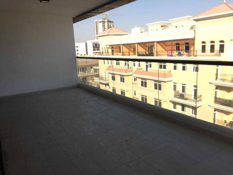 9 Spacious 1 Bedroom|Pool View|Chiller Free