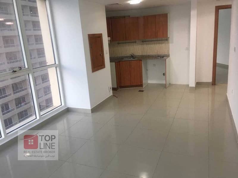 Amazing Condition 1BHK | Full Lake View!