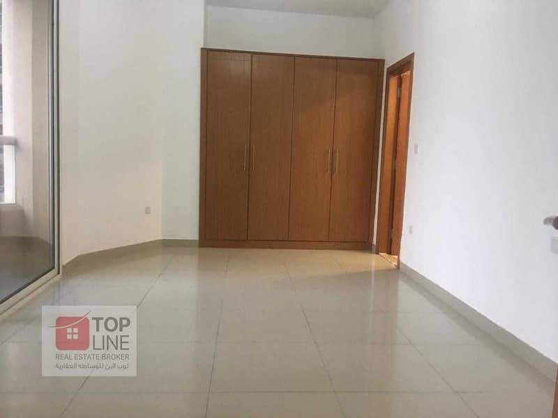 3 Amazing Condition 1BHK | Full Lake View!