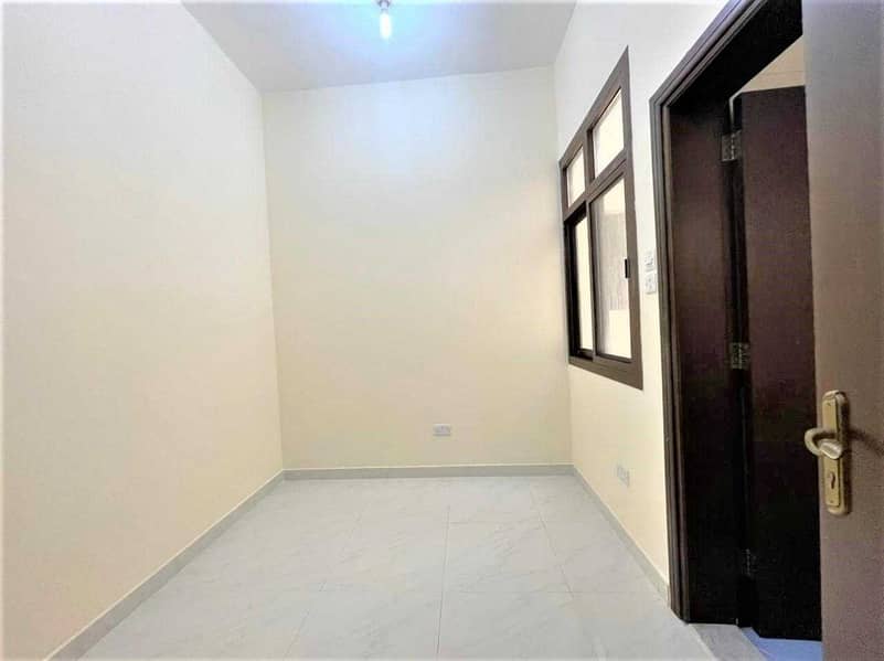 14 900 Only!w/ Private Parking - Classy 3BHK Near Co-Operative Society In Mushrif