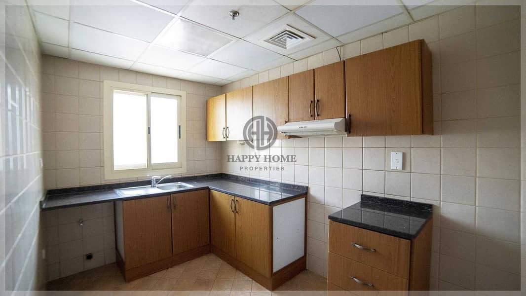 57 Perfectly Priced 1 BR , Nice Lay out - in Karama
