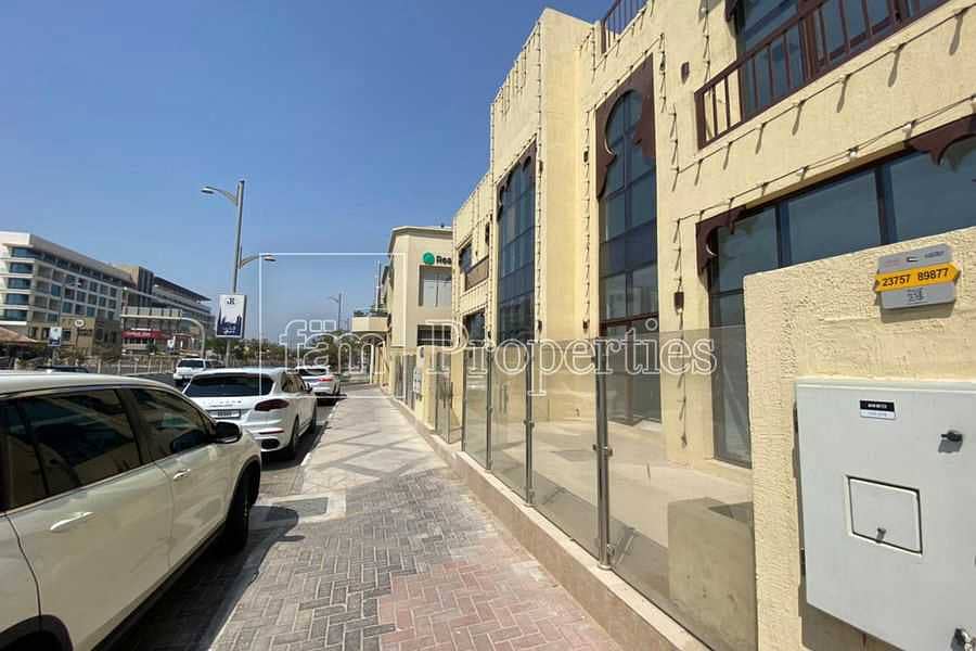 24 Modern and newly-built  commercial villa Jumeirah Road
