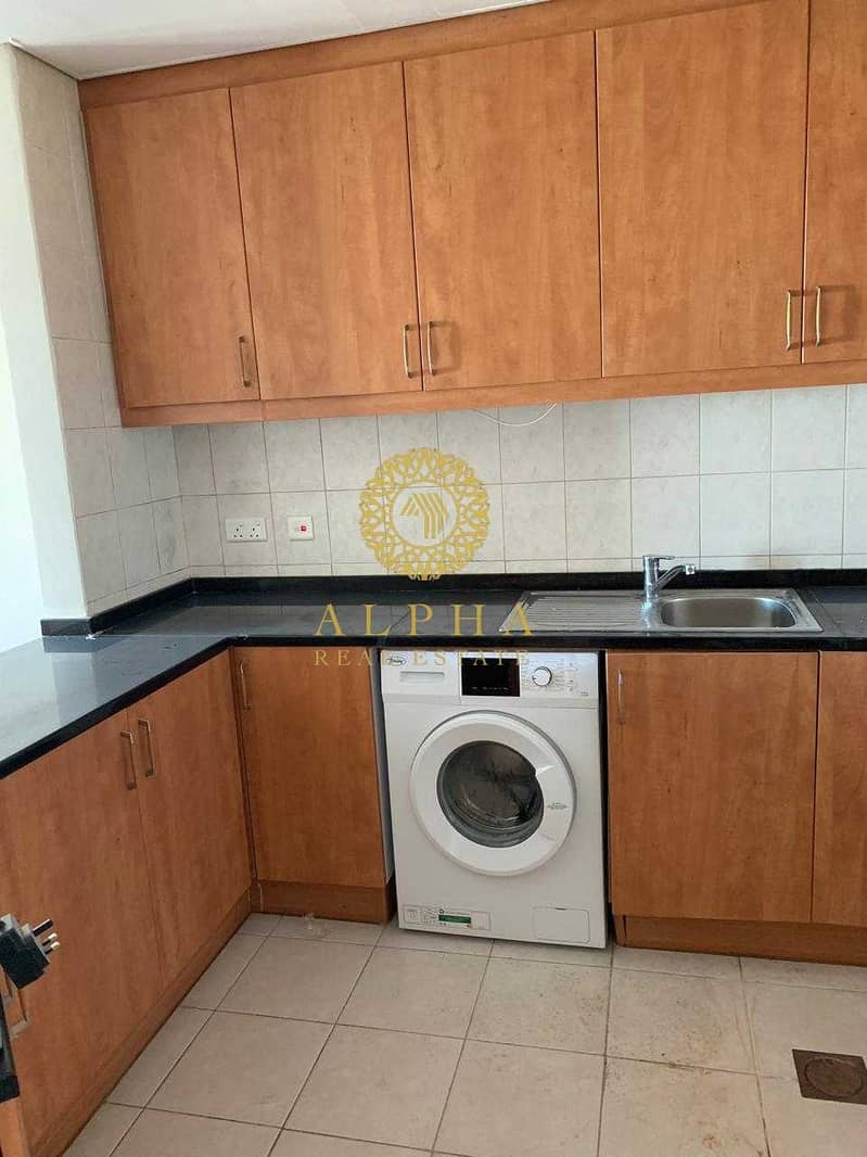 14 Very well furnished | Upgraded | 1 BHK at DG | St 10