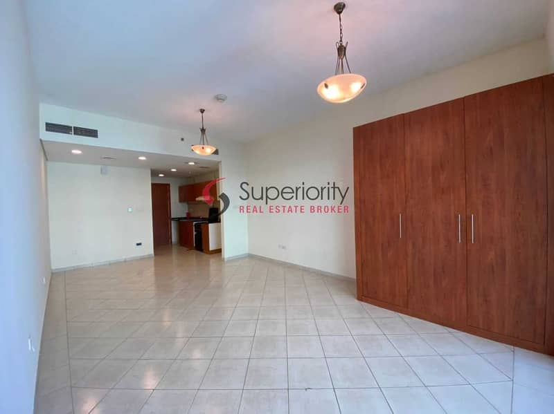 WITHOUT PARKING | UNFURNISHED | STUDIO FOR RENT IN THE CRESCENT TOWER B