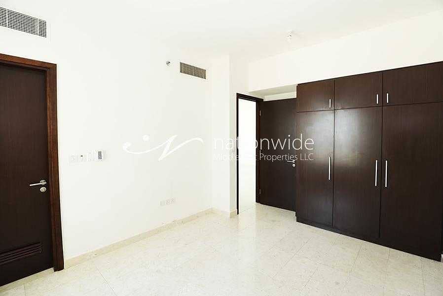 6 A Rare Opportunity To Live In A Prestigious Area