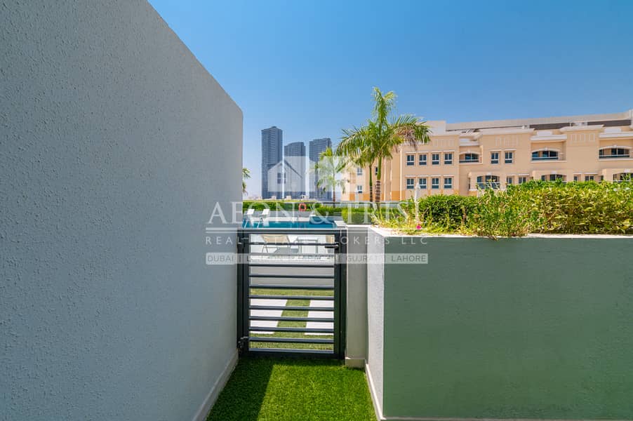 10 Custom Built 2 Bed Apartment with Private Backyard