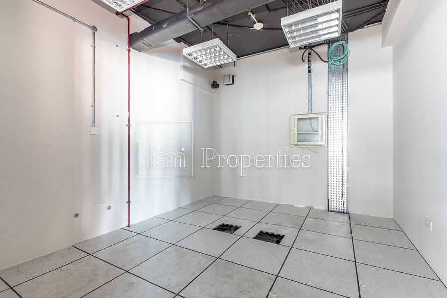 29 Fitted and Partitioned / High Floor / SZR View