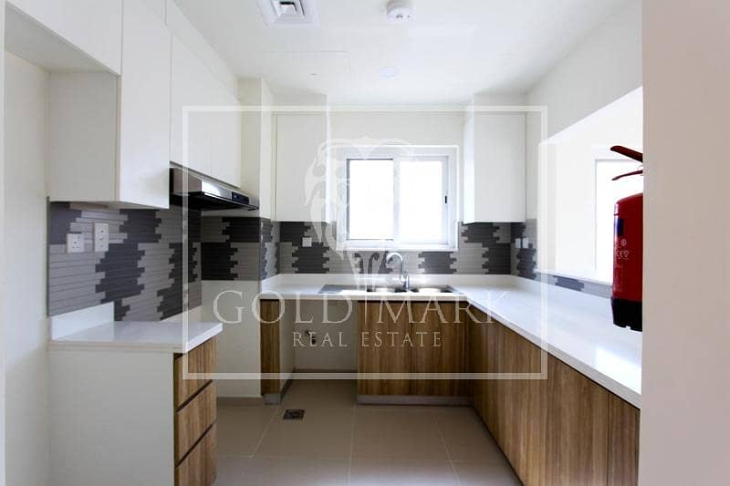 4 End Unit |04 bedroom |Close to Park  and Pool