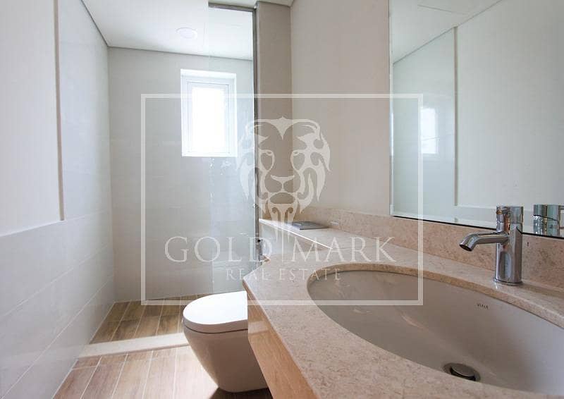 9 End Unit |04 bedroom |Close to Park  and Pool