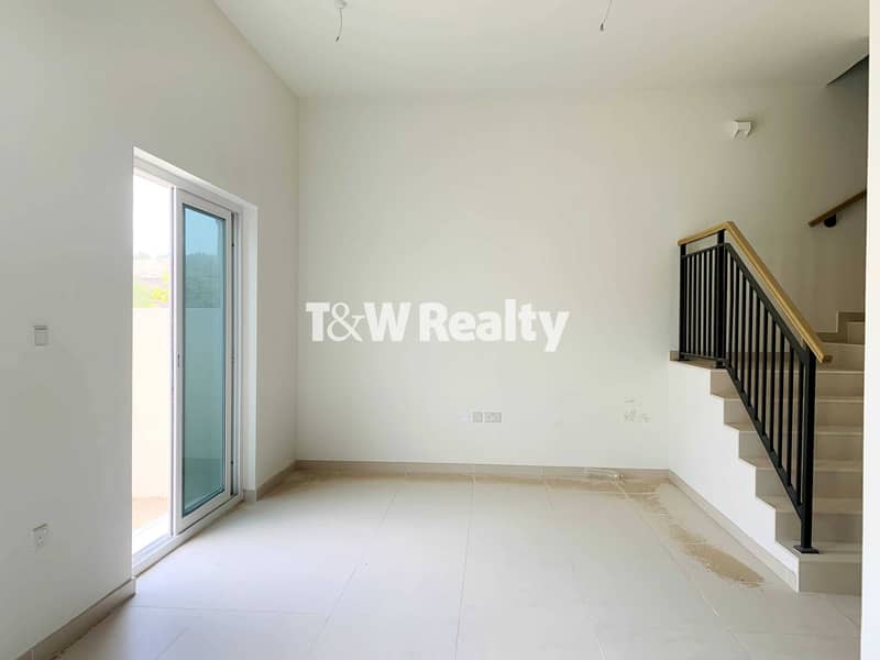 Corner unit 4 bed Great location near pool Corner unit 4 bed Great location near pool