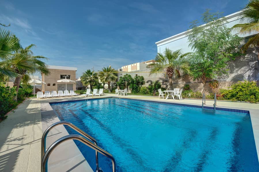 Private Garden / 3 Bedrooms plus Maid`s / 7 min from Jumeirah Beach Private Garden / 3 Bedrooms plus Maid`s / 7 min from Jumeirah Beach