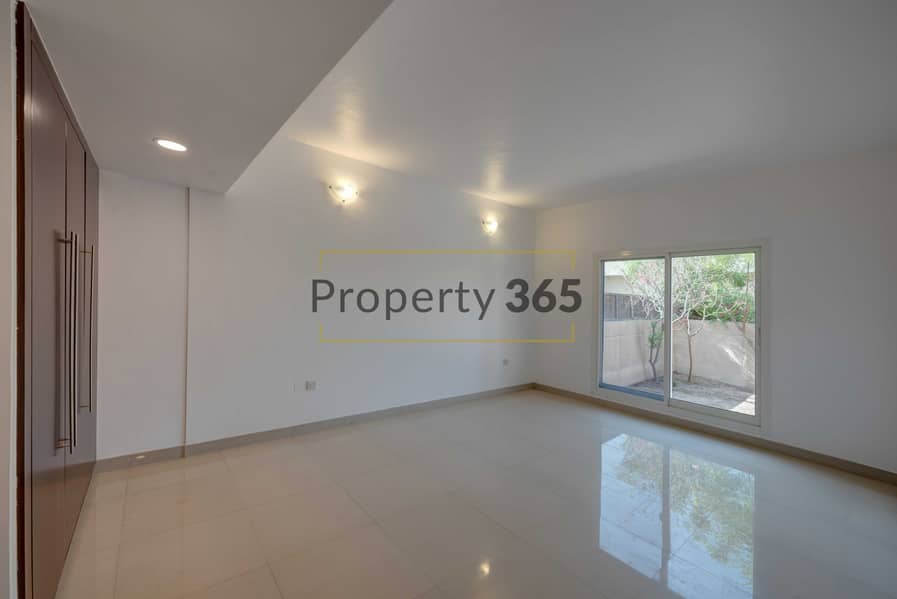 5 Private Garden / 3 Bedrooms plus Maid`s / 7 min from Jumeirah Beach