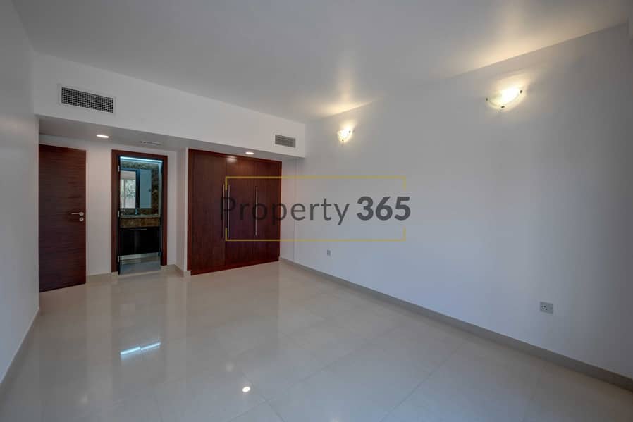 8 Private Garden / 3 Bedrooms plus Maid`s / 7 min from Jumeirah Beach