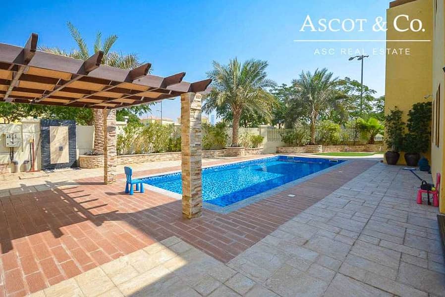 2 3 BED LARGE | CORNER UNIT | PRIVATE POOL