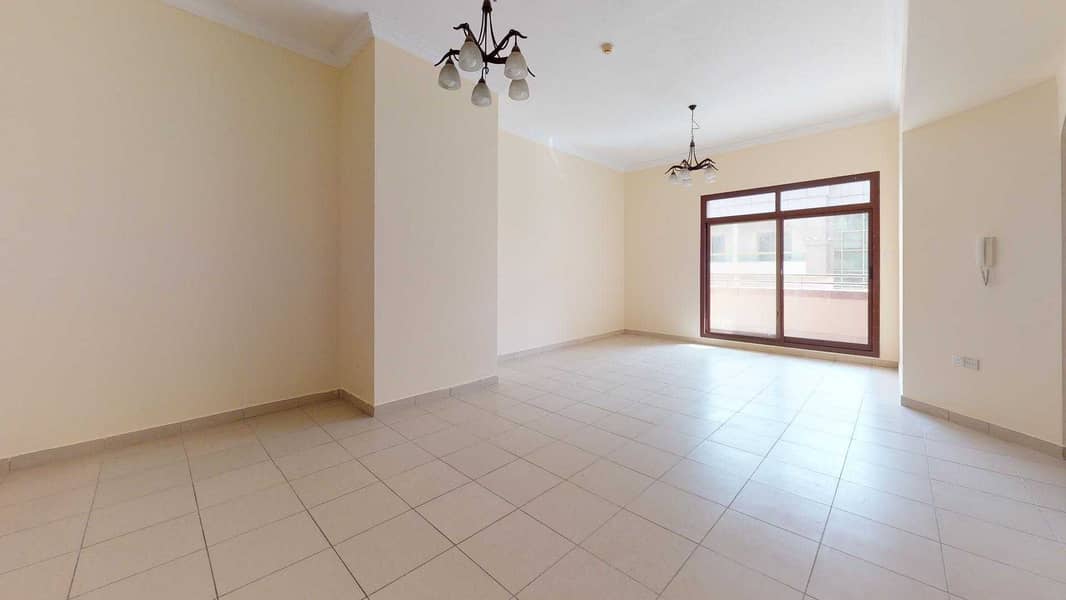 3 Shared game room | Balcony | Close to bus stops