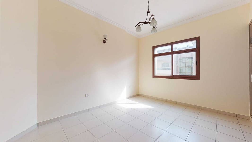 9 Shared game room | Balcony | Close to bus stops