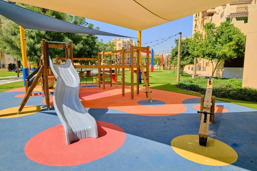 15 Pet-friendly | Close to supermarkets | Children’s play area