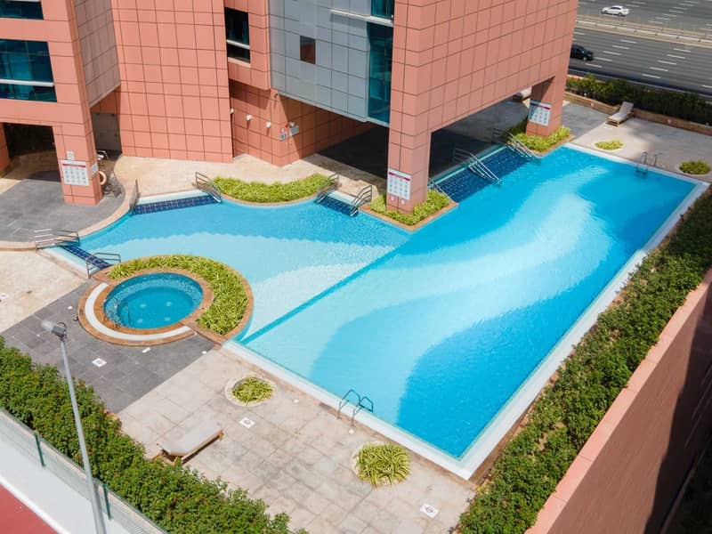 14 High floor | Shared pool | Contactless tours