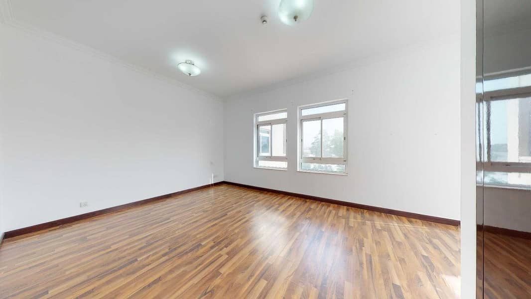 10 Wooden floors | Maid’s room | Move in ready
