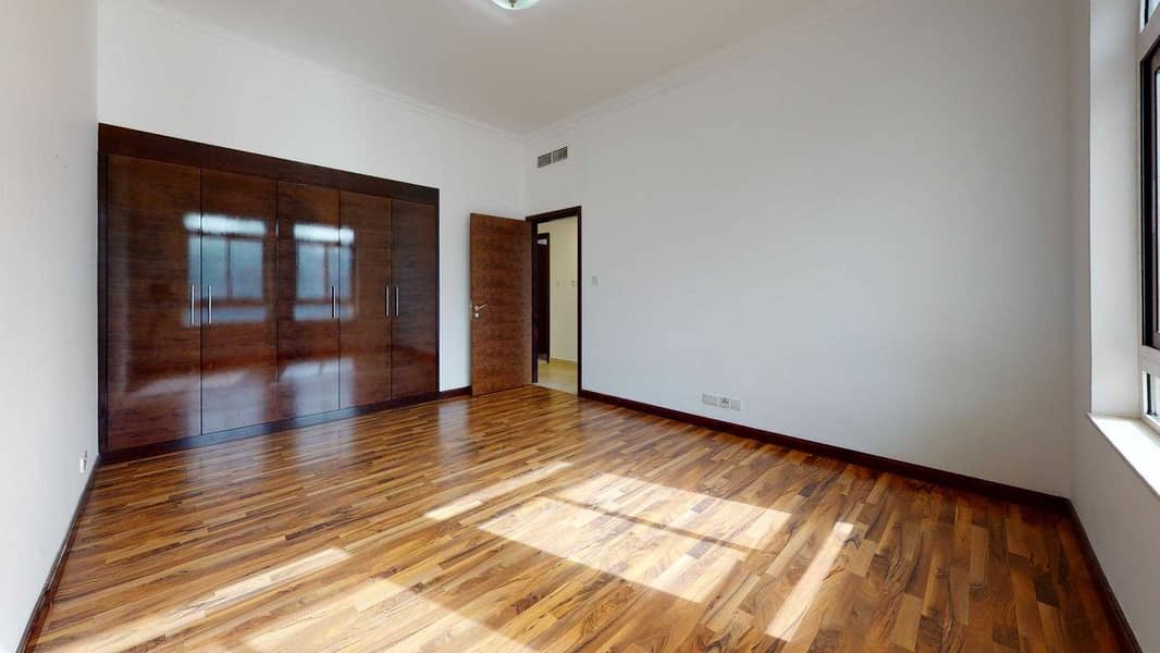 11 Wooden floors | Maid’s room | Move in ready