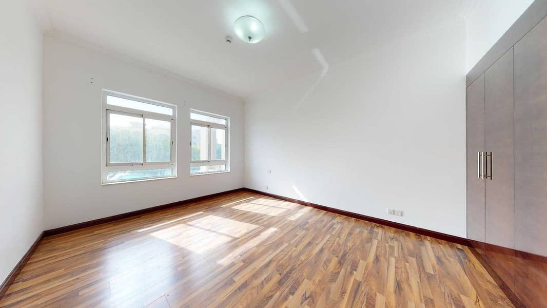 12 Wooden floors | Maid’s room | Move in ready