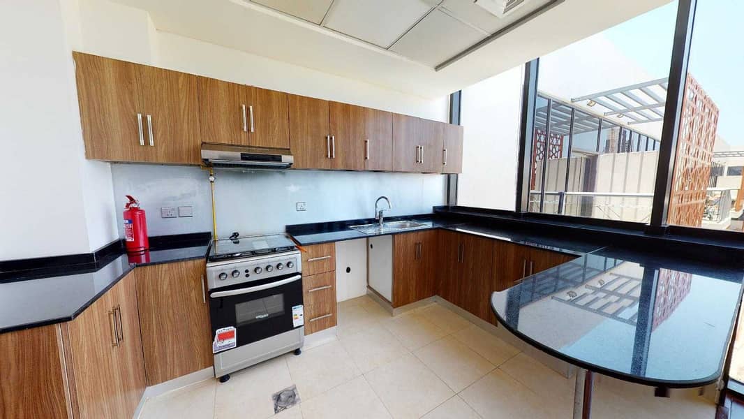 6 Kitchen appliances | Balcony | Contactless tours