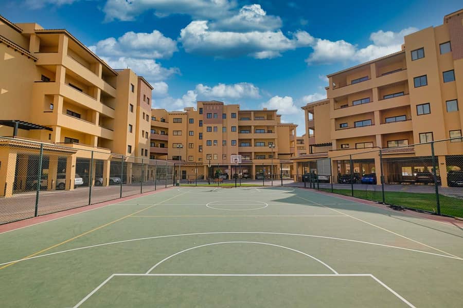 20 Family-friendly | Basketball court | Rent online