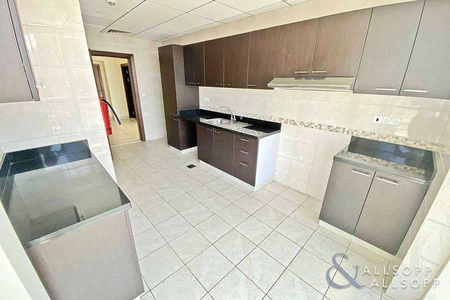 2 2 Bed Apartment | Maids | 150m From Metro