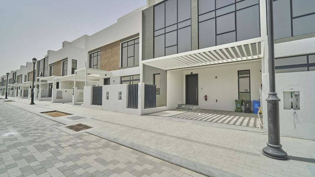 3 Three-Bedroom Smart Home in Jumeirah Golf Estates