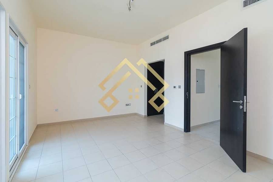9 Well Maintained 1 Bedroom Townhouse For Rent