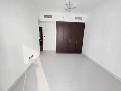 BRAND NEW 1BHK JUST IN 43K BEHIND SZR CLOSE TO TRADE CENTER METRO