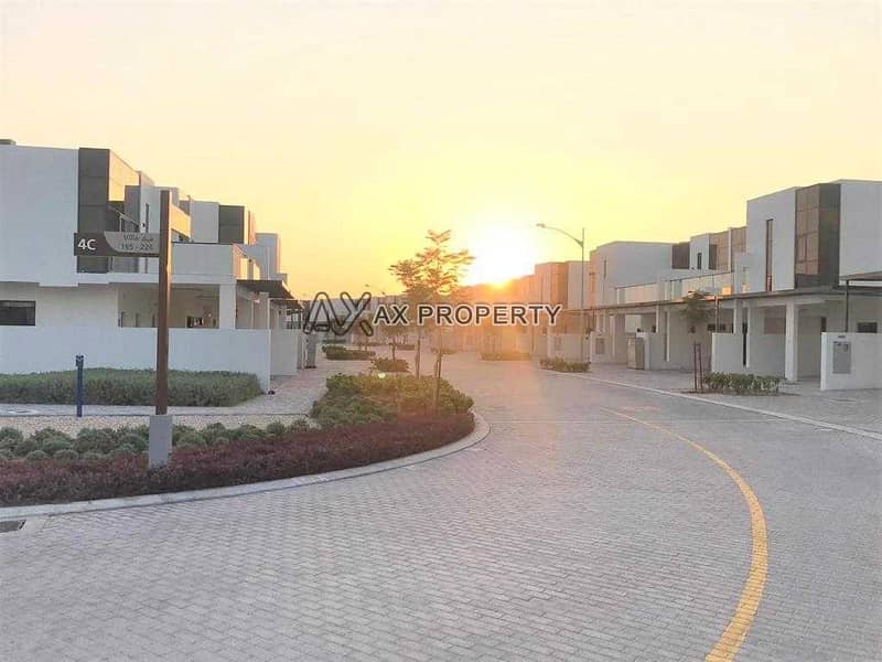 BRAND NEW 5 BED+MAID TOWNHOUSE | SINGLE ROW | READY TO MOVE BRAND NEW 5 BED+MAID TOWNHOUSE | SINGLE ROW | READY TO MOVE