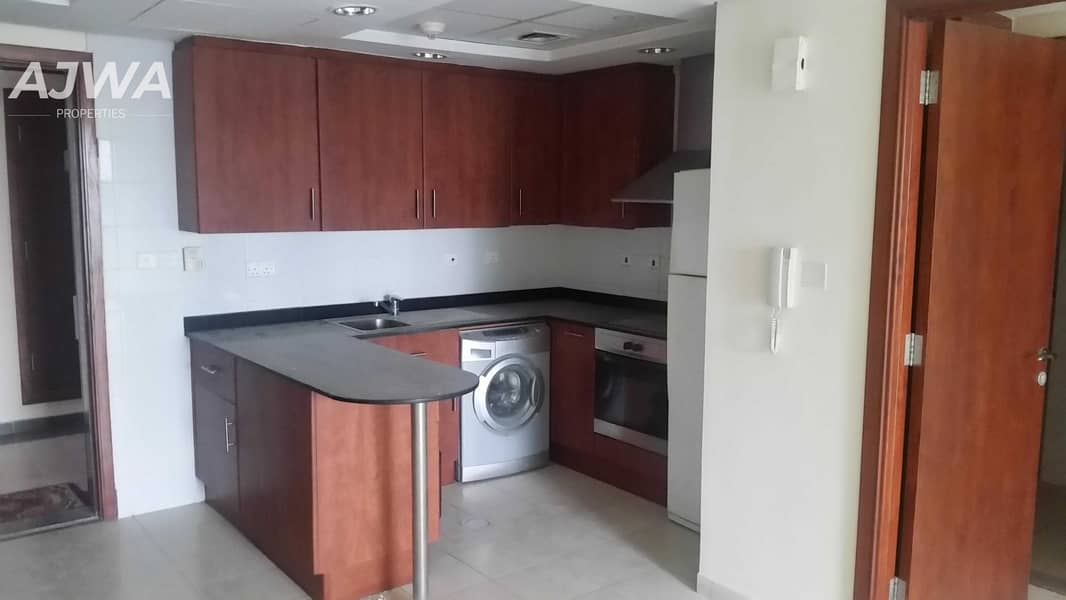 3 1BR with Full Lake View Close to Metro