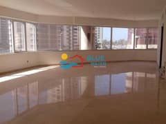 شقة في شارع الفردوس منطقة النادي السياحي 4 غرف 95000 درهم - 4801422