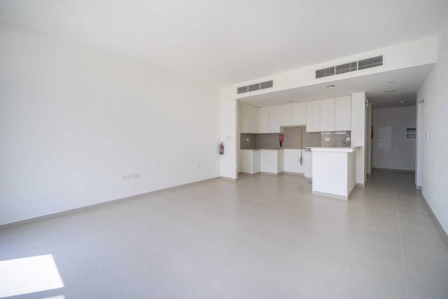 Single row | Island kitchen | Next to Pool & Park Single row | Island kitchen | Next to Pool & Park