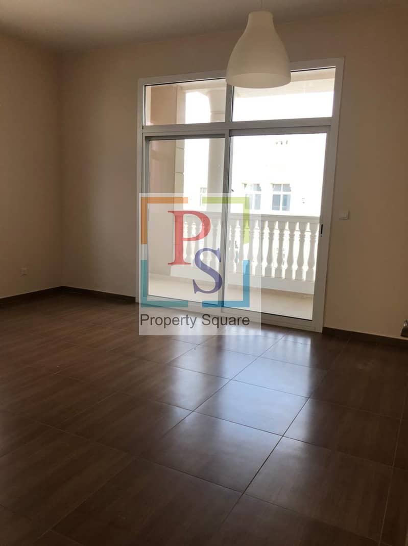 8 Amazing 5 Bed villa  with Luxurious Finishing.